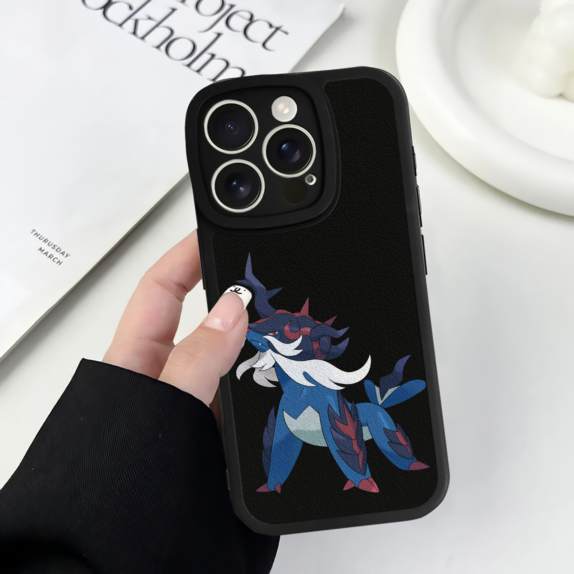 （画像用） ポケットモンスター Pokémon 【iPhone 16シリーズ対応】シリコンスマホケース（レザー調） 材質：シリコン